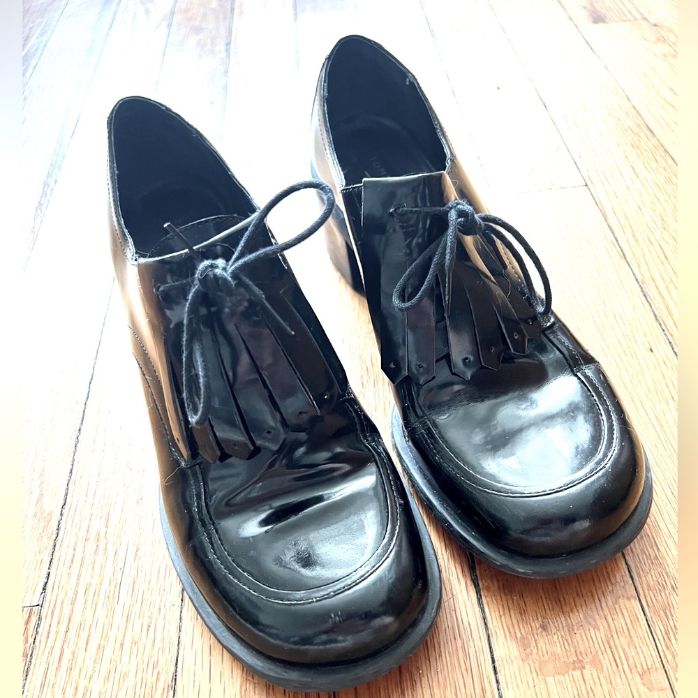 Vintage Tommy Hilfiger Heeled Patent Leather Oxfords - 8.5